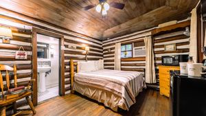 NC Log Cabin, Camping Cabins Near Asheville NC, Asheville NC Cottages, Log Cabin Motor Court, Asheville Cabins for Rent, Cabin Rentals Asheville